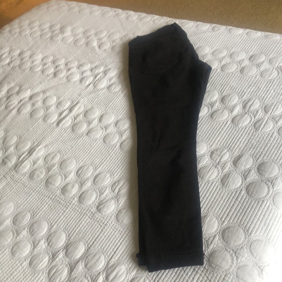 Levi’s black super skinny jeans. - Picture 3 of 9